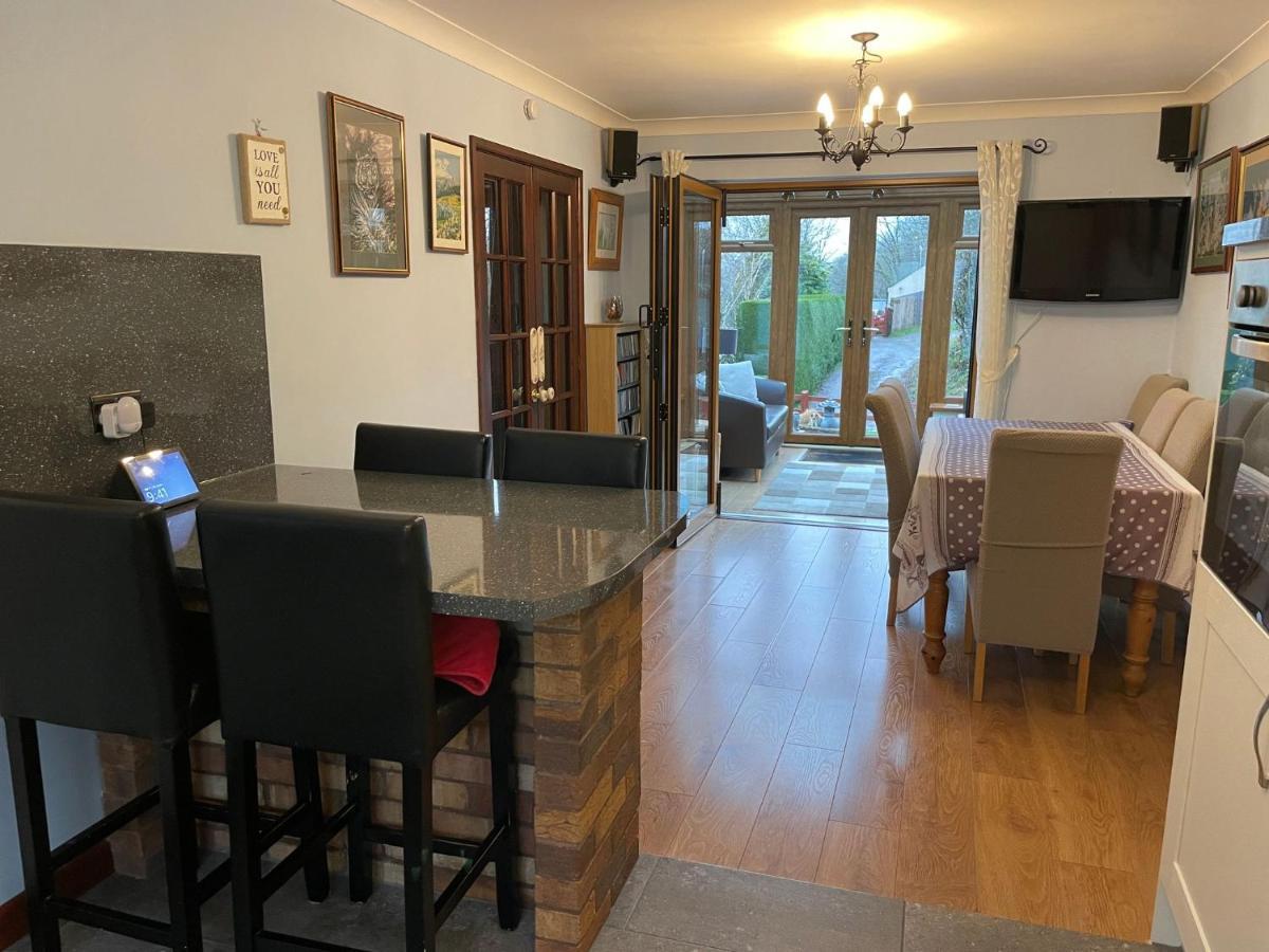 Dyffryn Taf - Spacious 3 Bedroom Bungalow Close To Amenities St Clears Kültér fotó