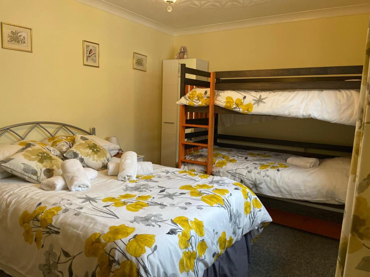 Dyffryn Taf - Spacious 3 Bedroom Bungalow Close To Amenities St Clears Kültér fotó